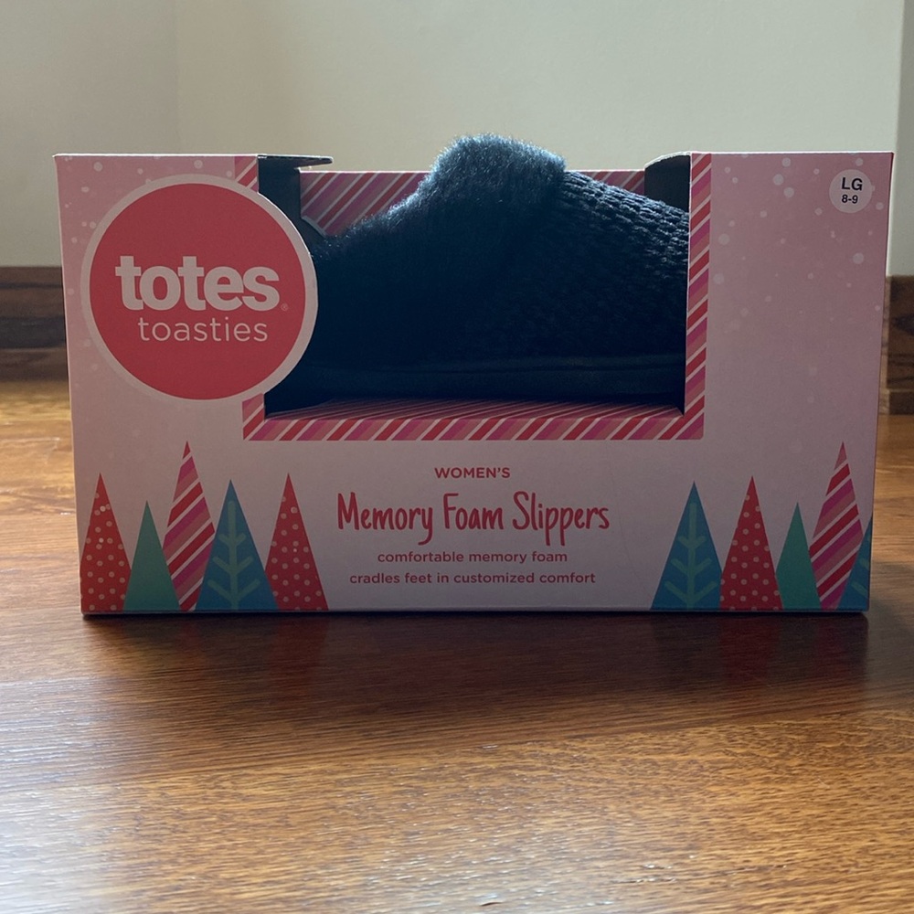 Totes Toasties Memory Foam Slippers NIB Size 8